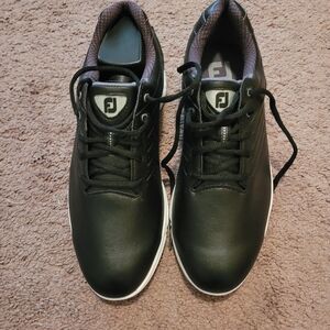 Footjoy golf shoes, mens